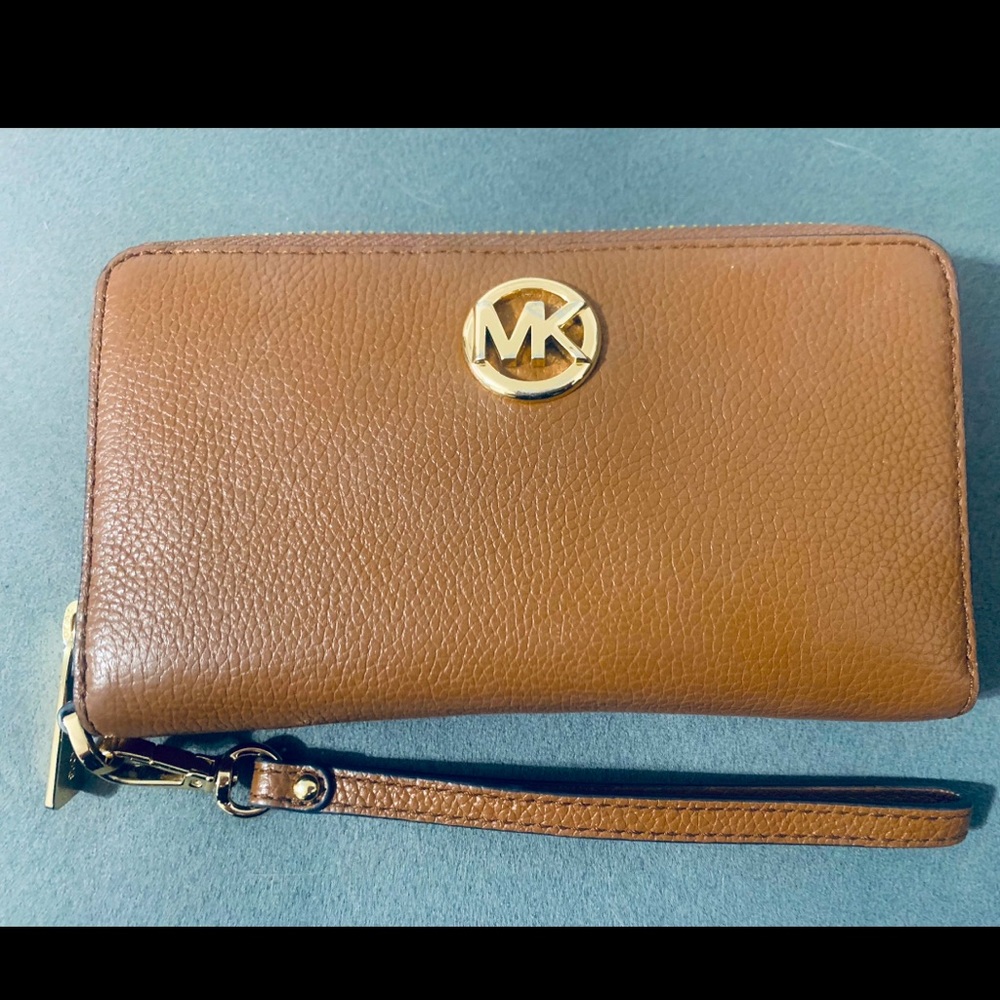 Micheal kors MK wristlet/wallet tan wallet